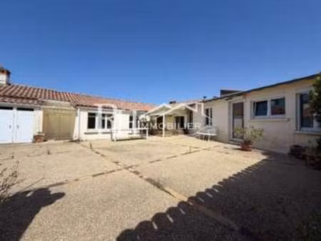vente maison à brem-sur-mer (85470) : à vendre / 157m² brem-sur-mer