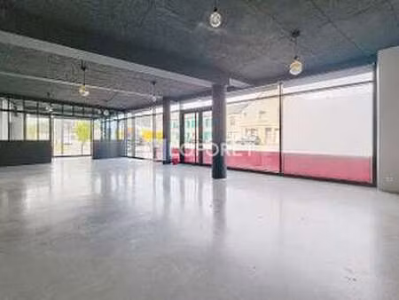 vente bureaux et commerces à louviers (27400) : à vendre / 90m² louviers