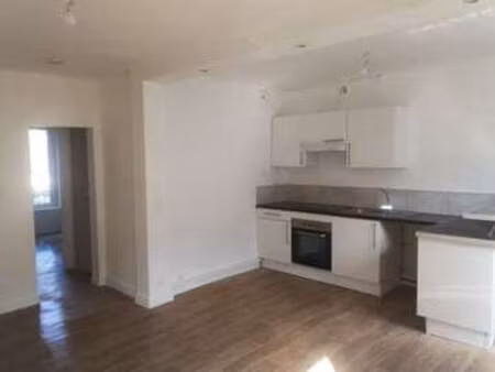 location appartement 2 pièces à fougères (35300) : à louer 2 pièces / 40m² fougères