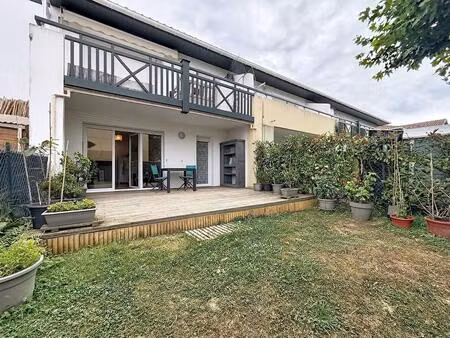 t2 30 51 m² avec terrasse  jardin et parking