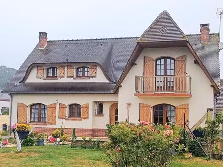 maison - 145.6m ²