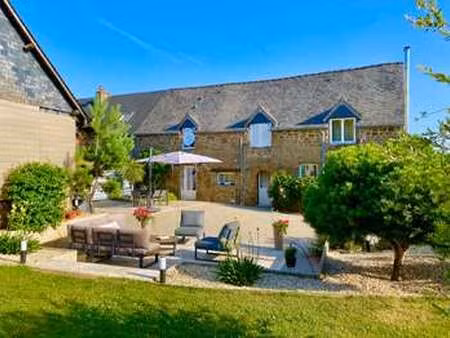 vente longère et corps de ferme à saint-aubin-fosse-louvain (53120) : à vendre / 130m² sai
