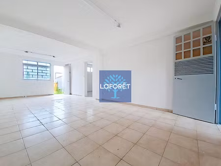 location locaux professionnels 44.37 m² à le lamentin (97232)  1 177 €