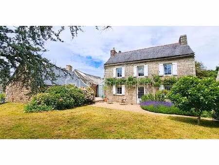 maison en pierre de 75 m² à berrien