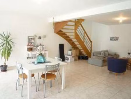 location maison à montreuil-sur-ille (35440) : à louer / 115m² montreuil-sur-ille
