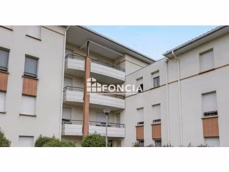 eaunes  t2 avec terrasse et parking dans belle résidence avec piscine