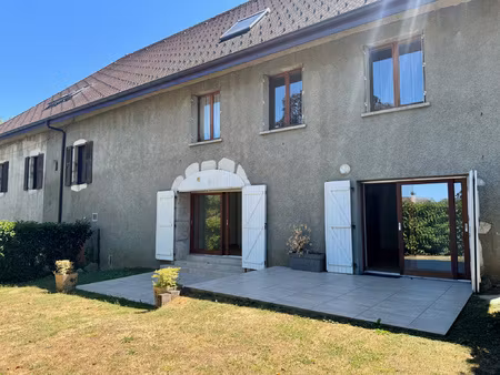à vendre t4 en rez-de-jardin dans une ancienne ferme de ca