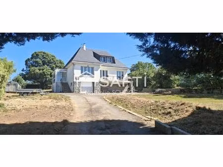 à vendre – maison à rénover avec beau potentiel à baud