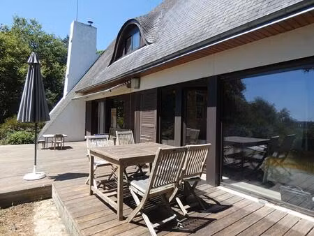 a 20kms des villes de quimperle et lorient  maison de 134m2 sur près de 2 8 hectares !
