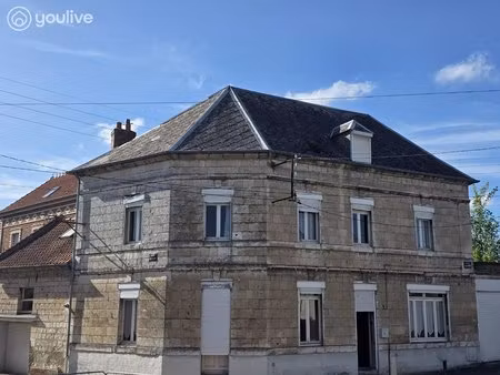 maison de village en pierre blanche de 150 m²habitable avec jardin garage et carportsur un