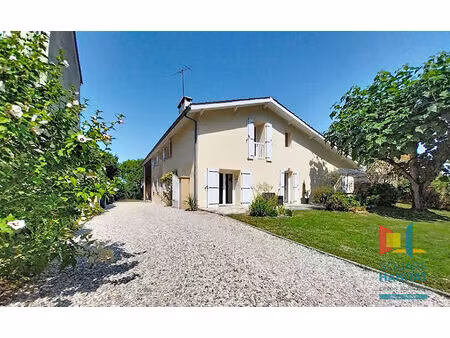 spacieuse maison en pierre