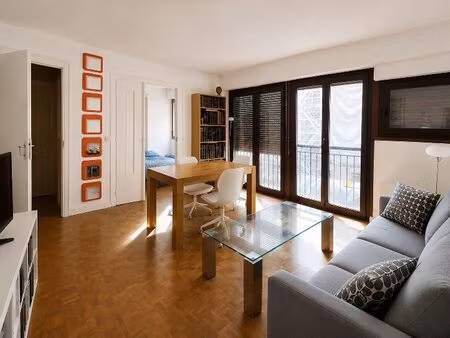 paris 20e grand 2 pièces 45.81m2
