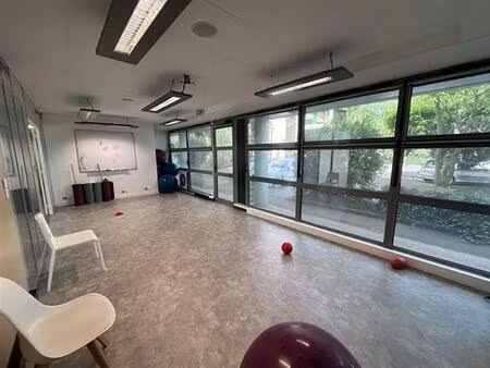 location bureau brest 136 m²