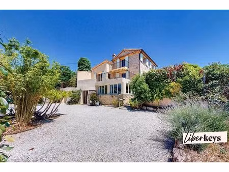 ? berre-les-alpes – villa de charme avec vue panoramique  dépendances et garage xxl