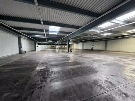 location local d'activités jaunay-marigny 3 868 m²
