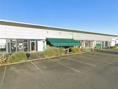 location commerce poitiers 163 m²