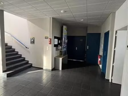 vente bureau chasseneuil du poitou 903 m²