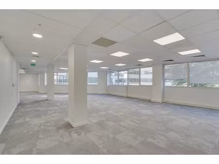 location bureau issy les moulineaux 710 m²