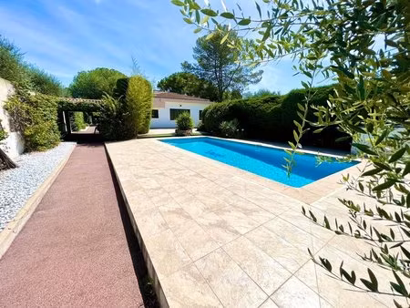 mougins villa individuelle t4/t5 de plain pied 170m piscine terrain plat 1400m2 piscine