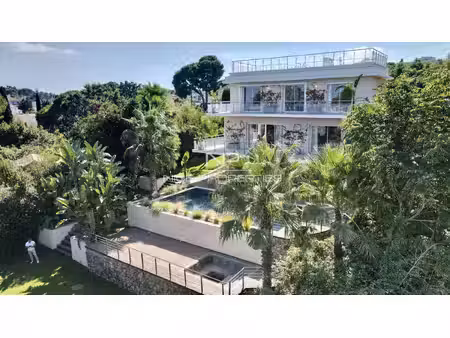 cap d'antibes  splendide villa moderne rénovée avec piscine et solarium