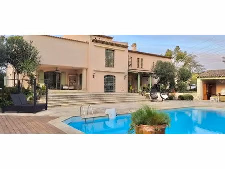 mougins vieux village villa individuelle t7 au calme 600m2 parc de 7770m2 piscine tennis