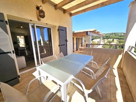 appartement 3 pieces  entierement renove  terrasse spacieuse  proche commodites & plages