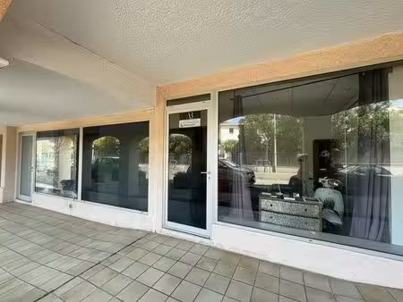 appartement saint aygulf 1 pièce(s) 28 m2 + local commercial 10m²