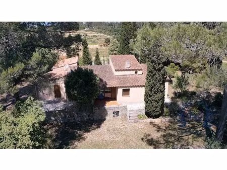 maison d'architecte sur 2h de terrain