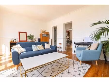 montrouge  secteur mairie / beffroi 5p 111m²