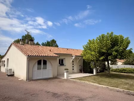 maison familiale magnifiquement aménagée  située dans un quartier très prisé