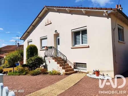 maison de village à le pin (79140)