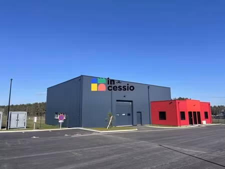 location local d’activités requeil 72510 376m²