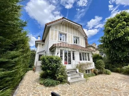 maison de luxe de 141 m2 en location le vésinet  île-de-france