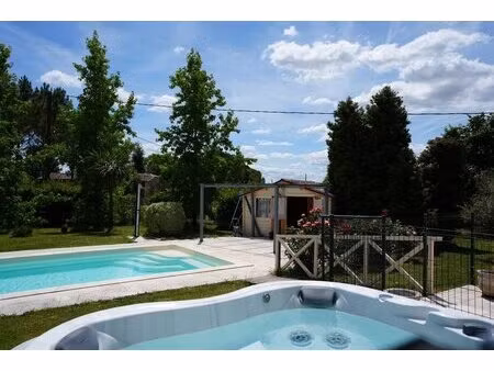 villa plain-pied 205 m²  5 chambres   espace indépendant   1h de bordeaux  3h de paris