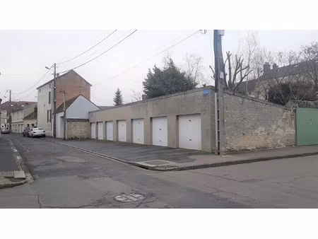 nemours garage a louer