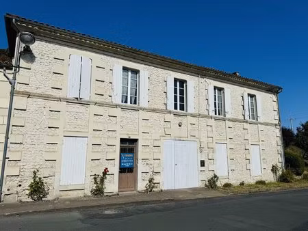 authentique maison charentaise à rénover
