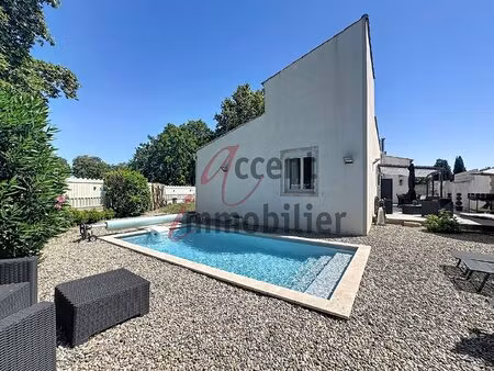 verquières  villa 3 chambres avec garage et piscine