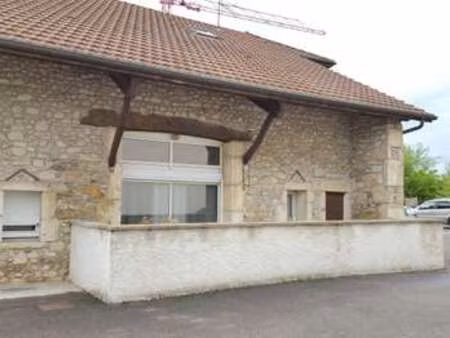 location appartement 2 pièces à crozet (01170) : à louer 2 pièces / 59m² crozet