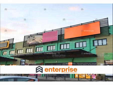 location local commercial