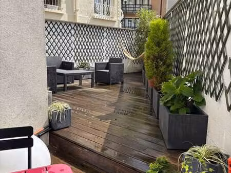 studio de standing entièrement meublé avec grande terrasse