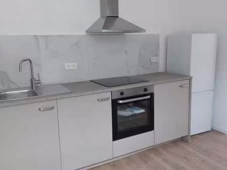studio lumineux ixelles  isole et rénové avec goût