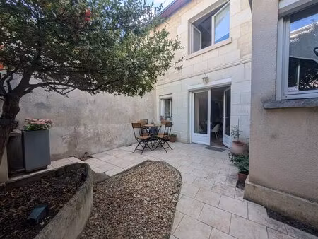 fontevraud-l’abbaye – maison de charme avec 2 chambres et cour intime