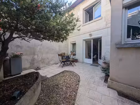 fontevraud-l'abbaye – maison de charme avec 2 chambres et cour intime