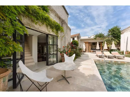 maison de luxe à vendre à aigues-mortes