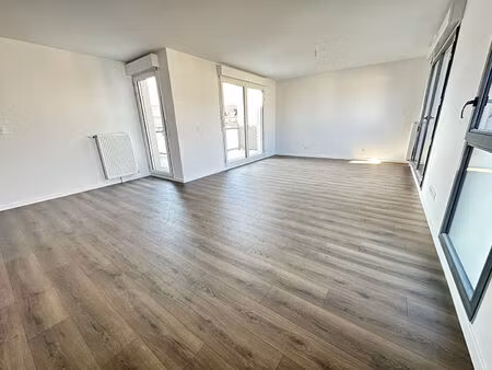 à louer : appartement 4 pièces de grand standing à melun