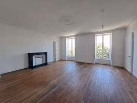 location appartement 4 pièces à nantes centre ville (44000) : à louer 4 pièces / 131m² nan