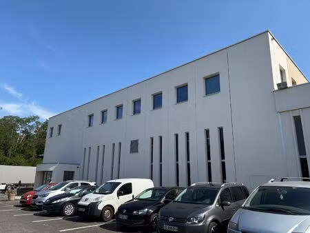 location local professionnel 444m² st cyr en val 45590
