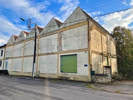 ensemble immobilier a usage commercial ou artisanal et d'habitation