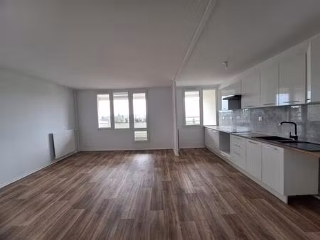 trappes centre – appartement t3 rénové avec balcon – proche gare