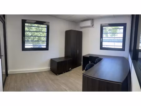 location locaux professionnels 1 pièce 11 m² à venissieux (69200)  430 €